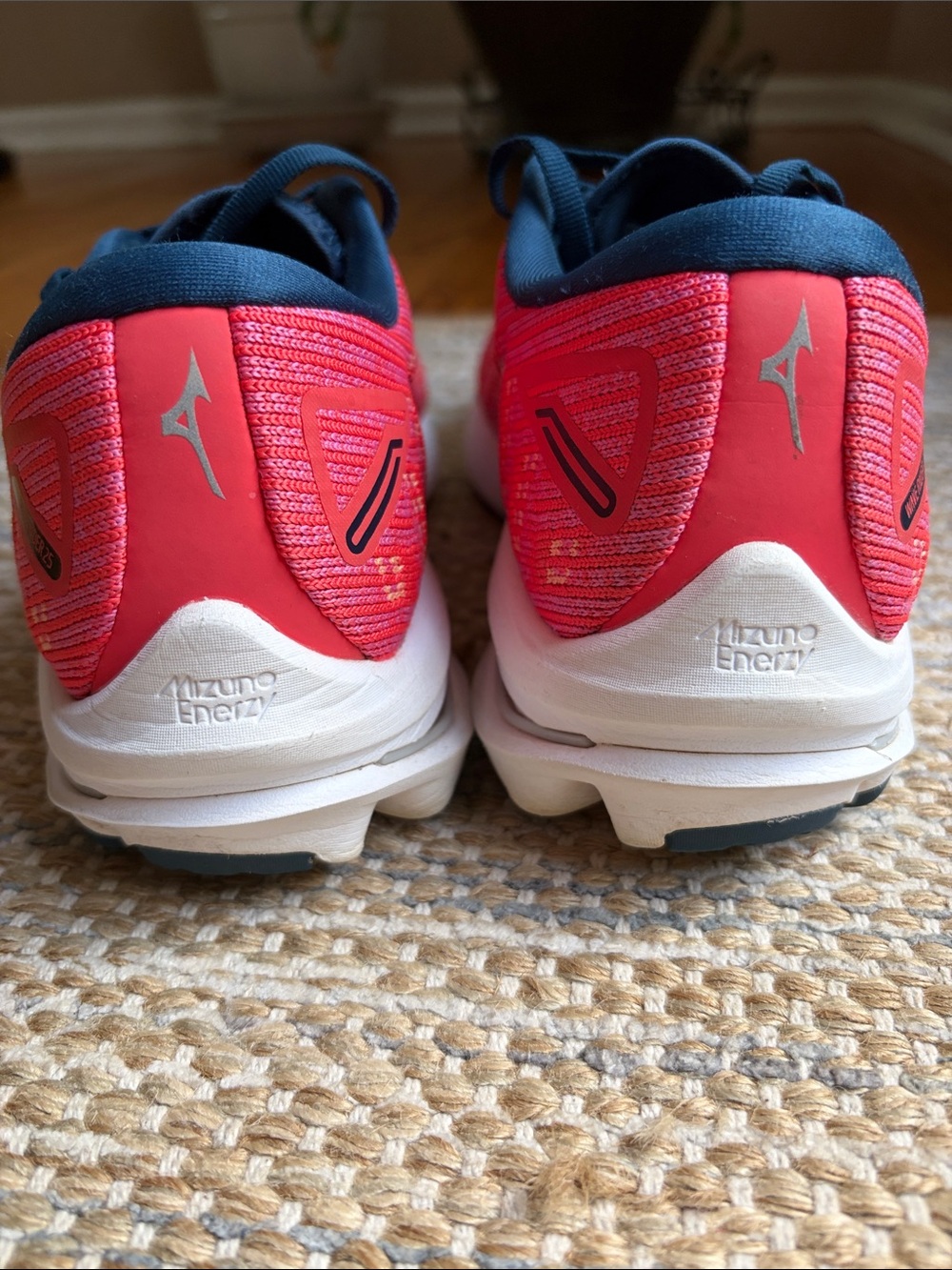 Mizuno Coral Pink Wave Rider 25 Athletic Women’s Sneakers with Navy Accents. Sz8 - Picture 6 of 6